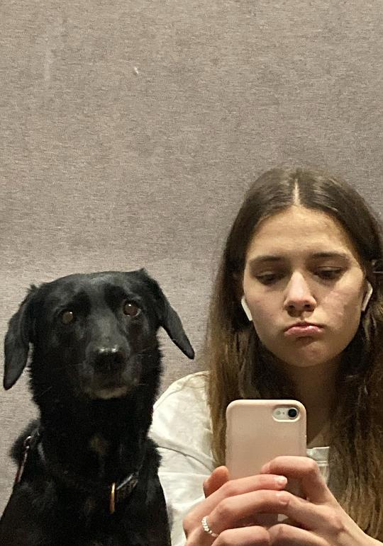 艾玛·斯基曼特 Emma Skirmante