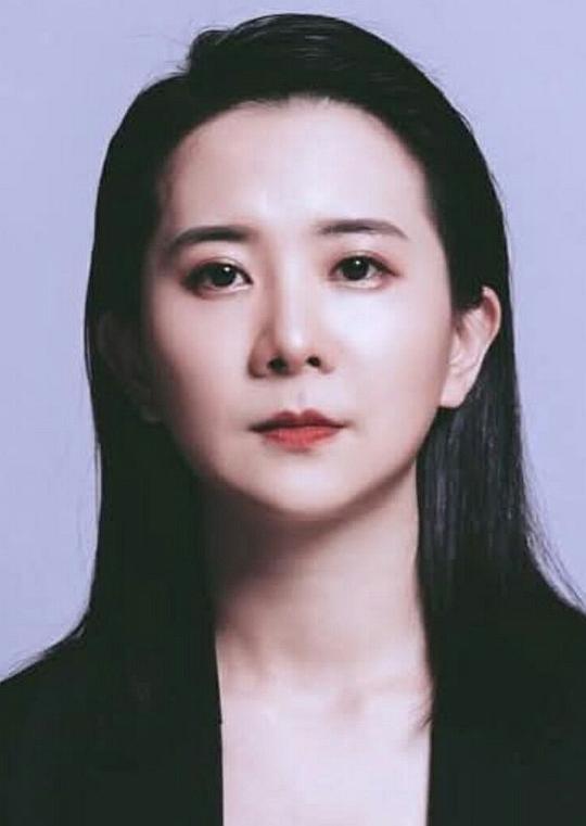 张育绮 Carrie Zhang