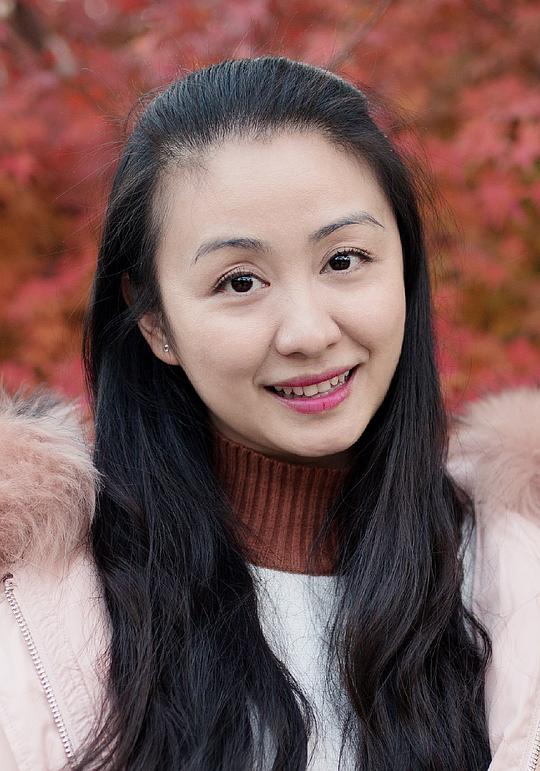 胡艺 Yi Hu