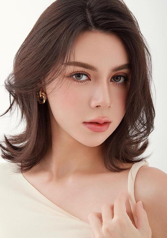 露泰帕·帕塔浓帕邦功 Ruethaiphat Phatthananapaphangkorn