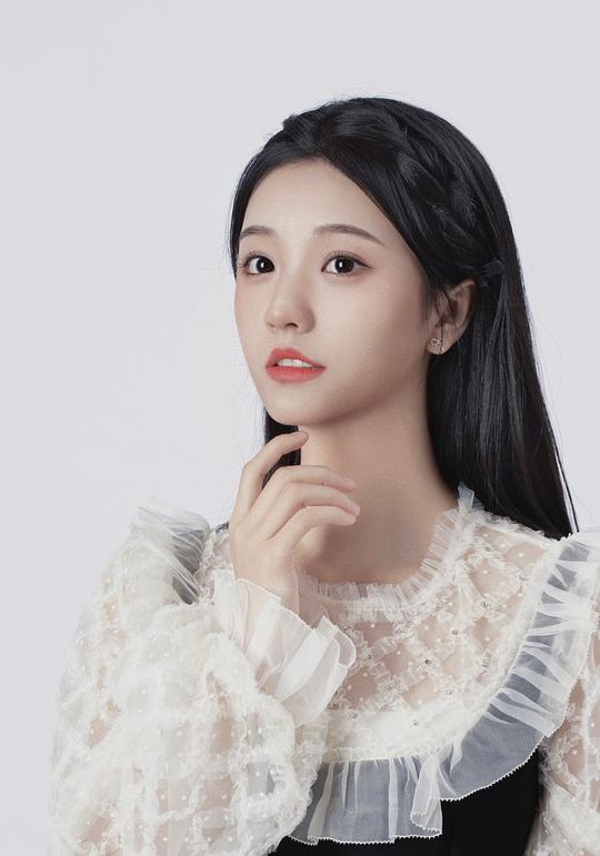 张雅倩 Yaqian Zhang