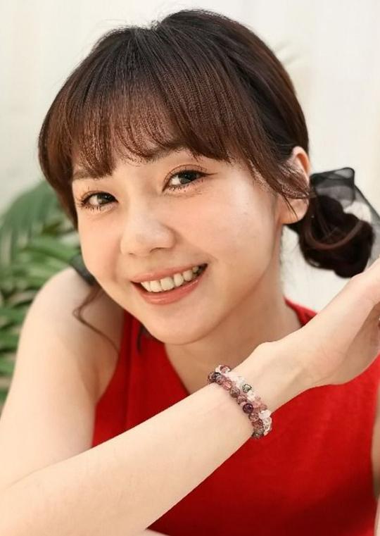 黄圆元 Amber Huang