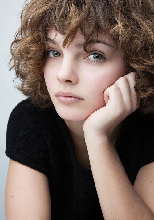 卡麦蓉·毕坎多瓦 Camren Bicondova