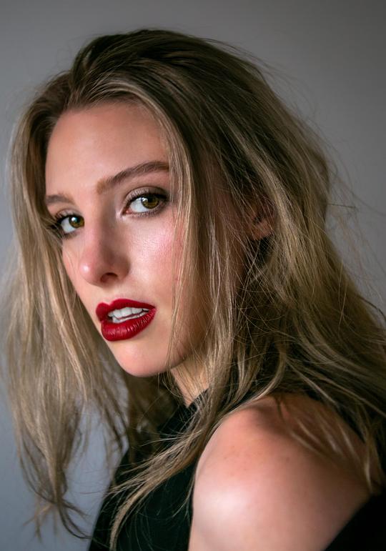 莫利·安德森 Molly Anderson