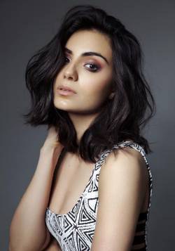 艾莎·哈特 Aiysha Hart