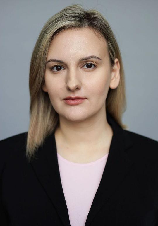 安吉丽娜·德波尔 Angelina Debor