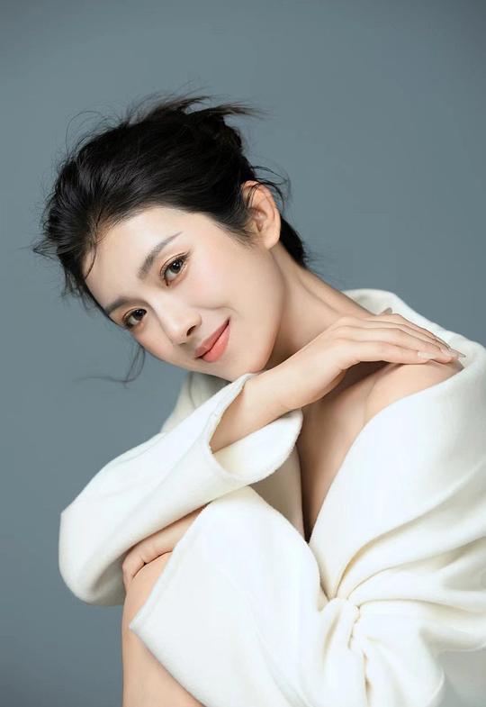 卢鹿鹿 Lulu Lu