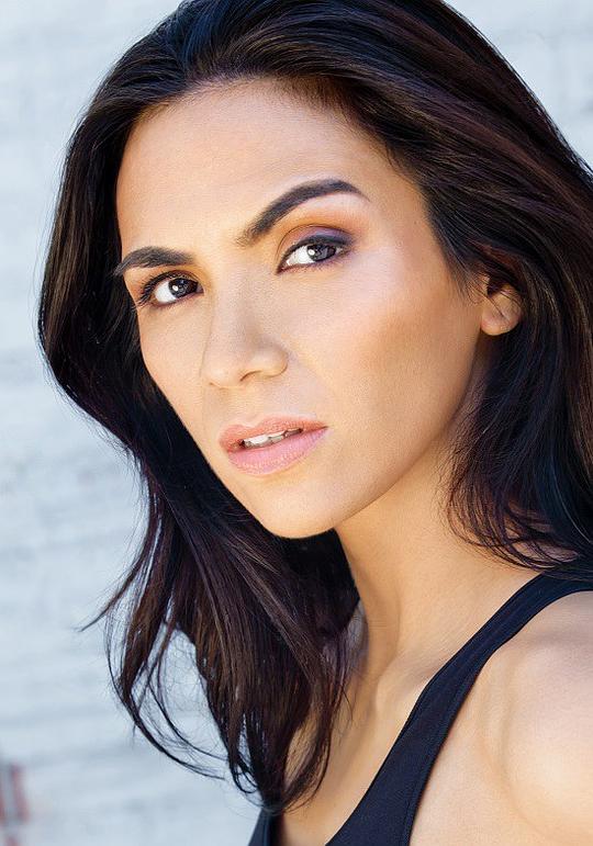 奈亚·拉舒瓦 Naiia Lajoie