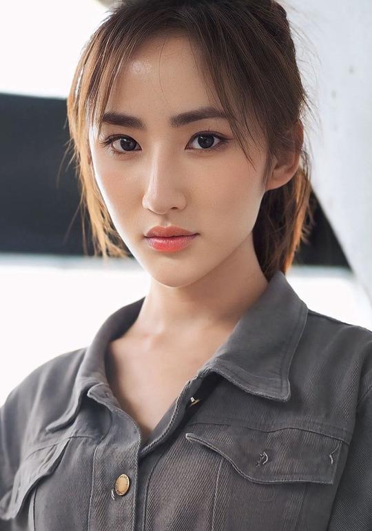 坦查诺克·优塔善西里 Thanchanok Yutthasarnsiri