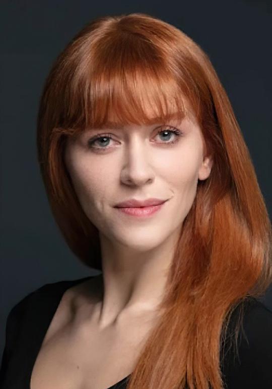 哈扎尔·图雷桑 Hazal Türesan