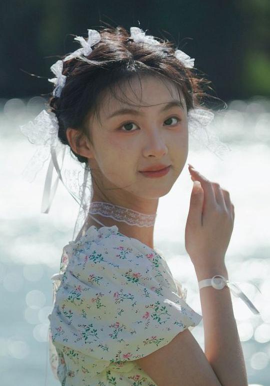 周漾玥 Yangyue Zhou