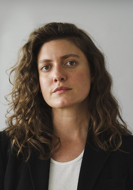 露西·卡明斯基 Lucy Kaminsky