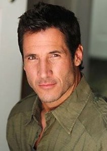 达斯汀·丹纳德 Dustin Dennard