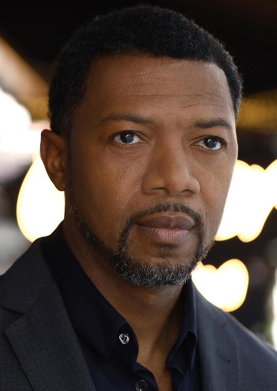 迈尔斯·穆森登 Miles Mussenden