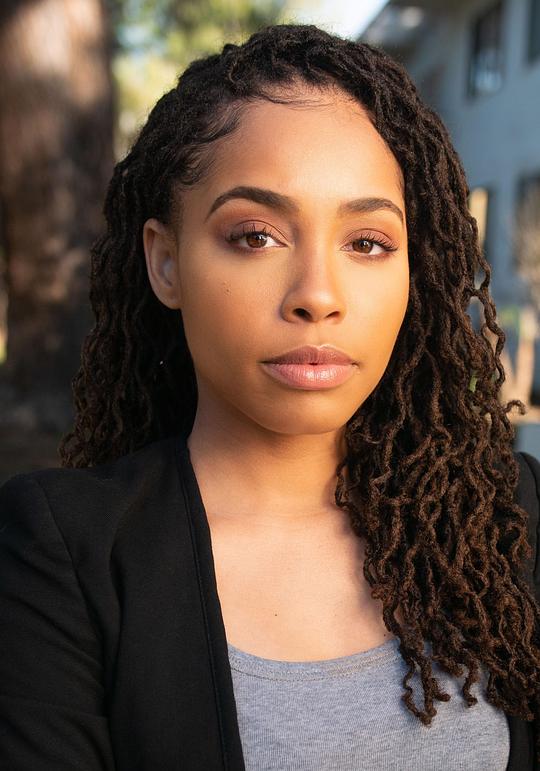 卡里斯玛·沙内尔 Karisma Shanel