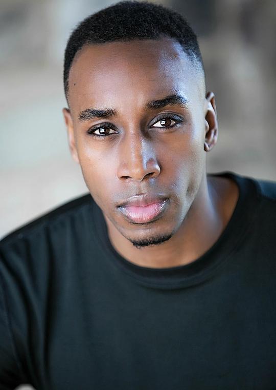 祖瑞·詹姆斯 Zuri James