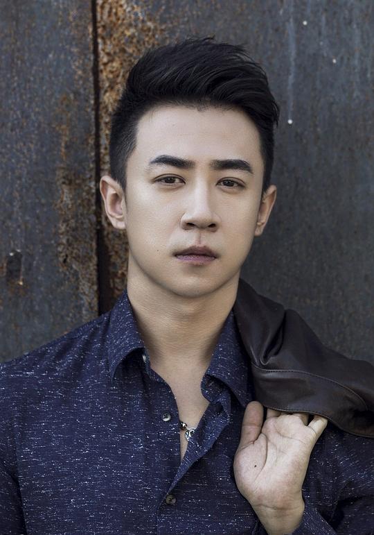 张维伊 Weiyi Zhang