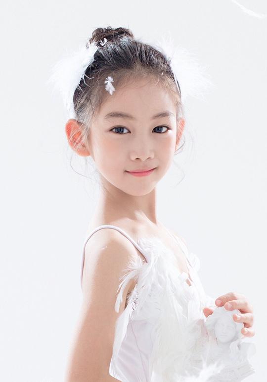 黄麒麟儿 Qiliner Huang