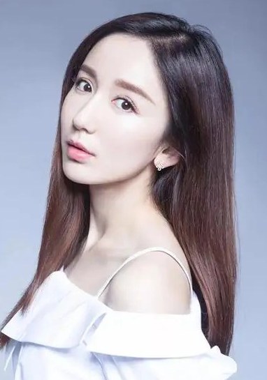 娄艺潇 Yixiao Lou