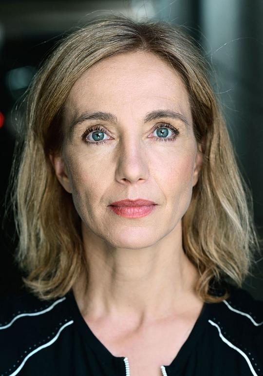 尤拉西纳·拉尔迪 Ursina Lardi