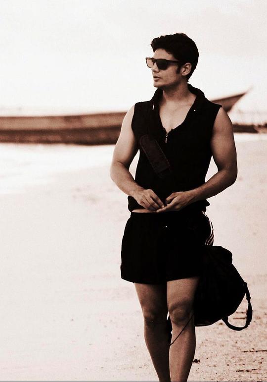 帕拉斯·托马尔 Paras Tomar