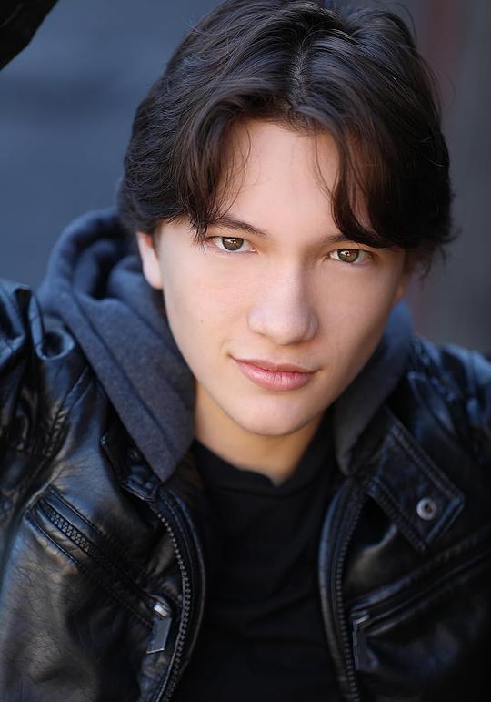 特欧·布里奥尼斯 Teo Briones