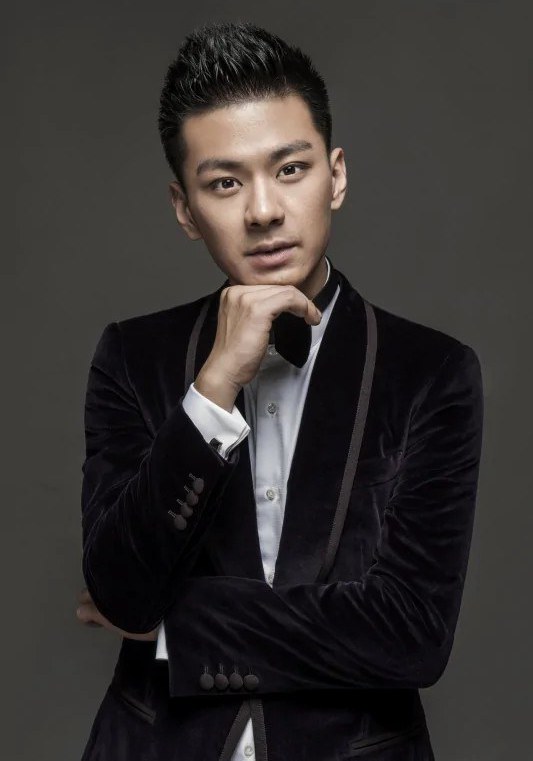 卢毅 Yi Lu