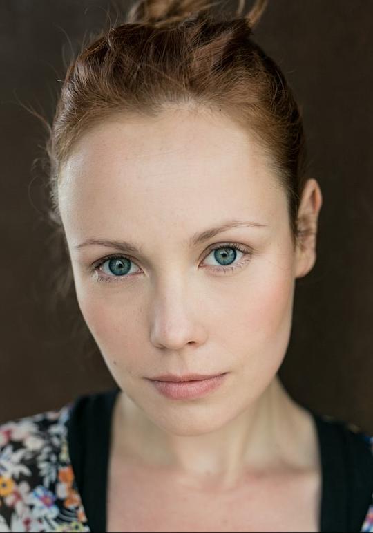 加布里埃拉·卡伦 Gabriela Calun