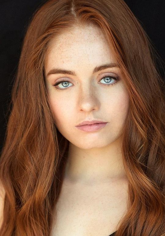 布伦娜·卢埃林 Brenna Llewellyn