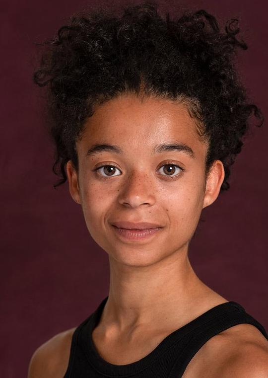 菲比·坎贝尔 Phoebe Campbell