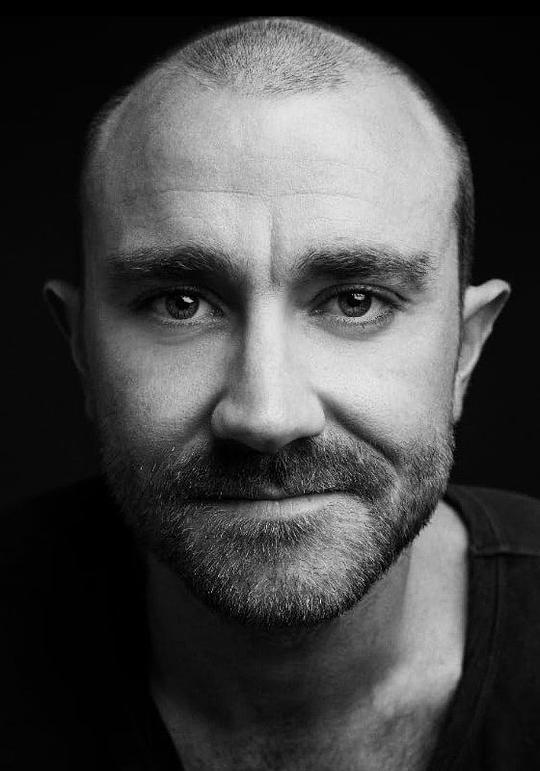 乔希·麦康威尔 Josh McConville