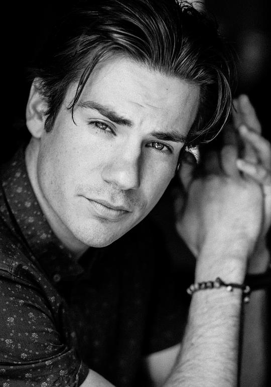 克罗宁·库伦 Cronin Cullen
