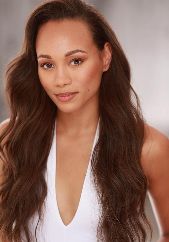 阿曼达·塔瓦雷斯 Amanda Tavarez