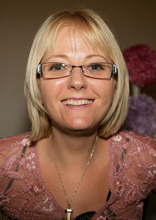 朱莉·费尔南德斯 Julie Fernandez