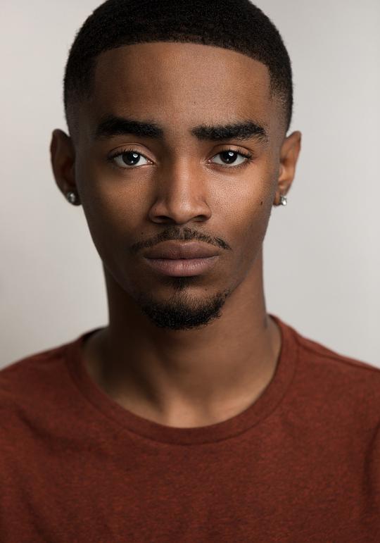 迈尔斯·特鲁伊特 Myles Truitt