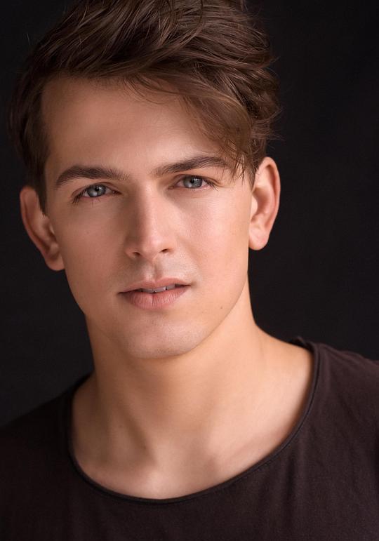 艾登·霍华德 Aiden Howard