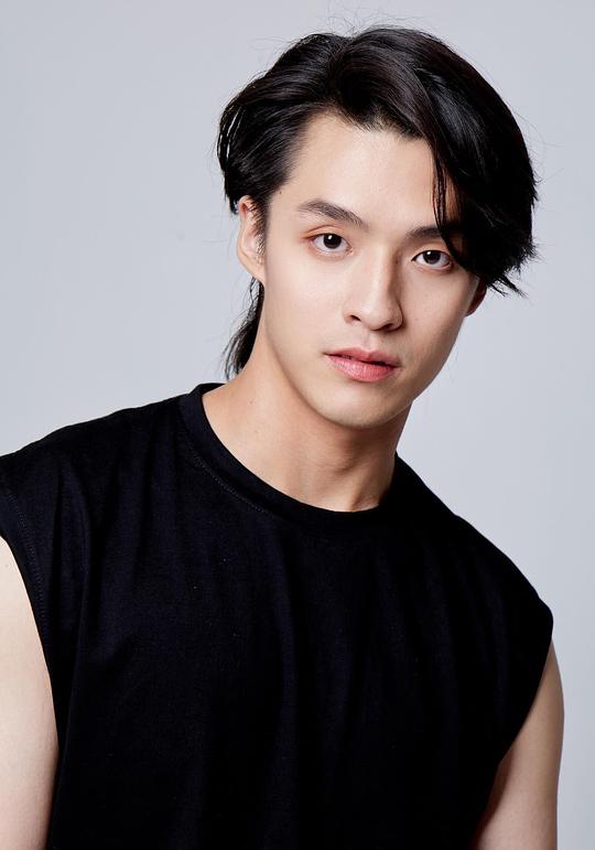 塔那蓬·罗桑鲁昂 Thatpong Rojsangruang