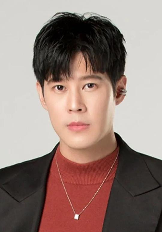 山提拉·库尔诺帕吉 Santiraj Kulnoppakiet