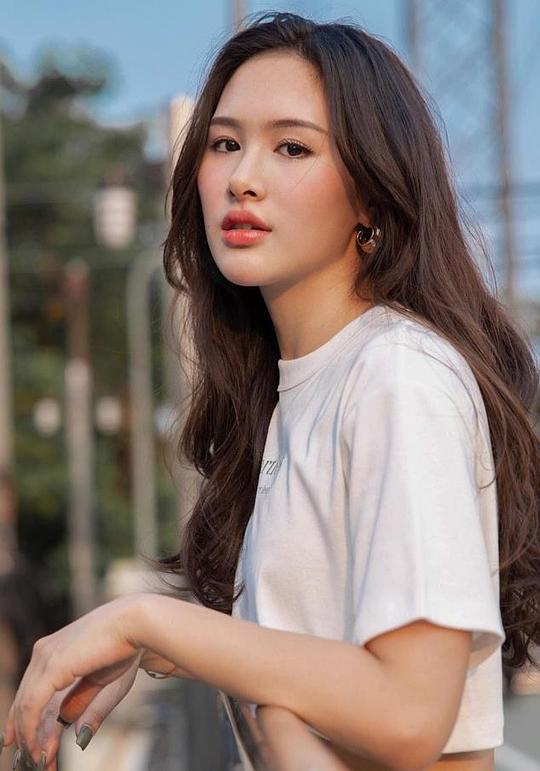 妮查芮·吉维利亚塔纳戳 Nitcharee Kijviriyatanachote