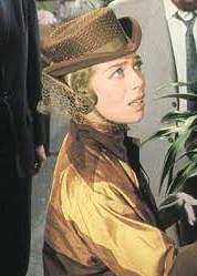 林恩·斯托雷 Lynn Storey