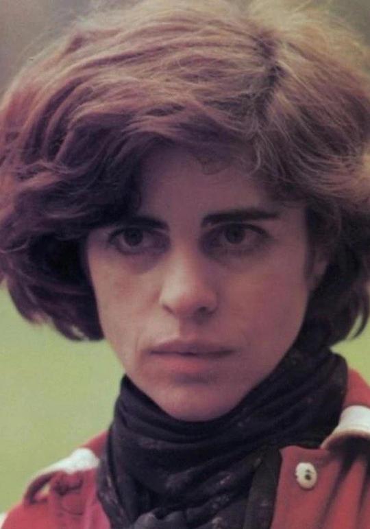 埃尔米娜·卡拉戈厄 Hermine Karagheuz