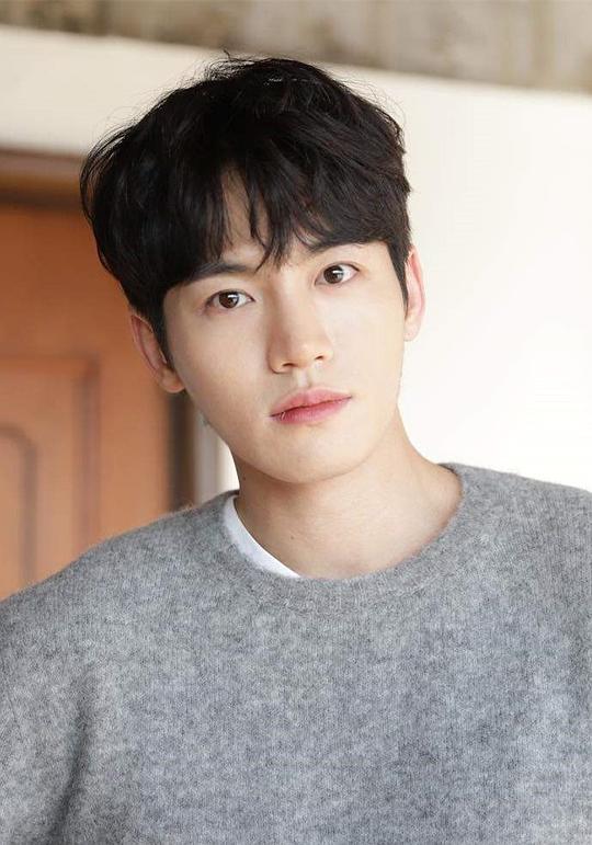 金裕桓 Kim Yu Hwan