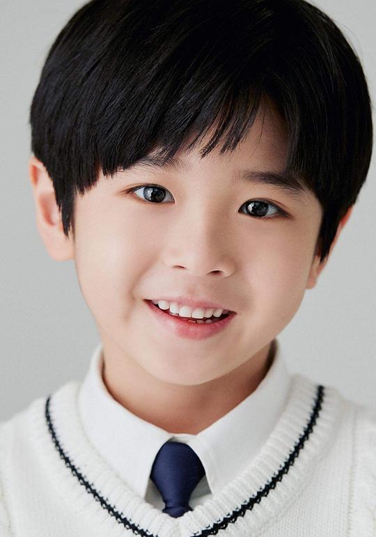 李采贤 Lee Chae Hyun