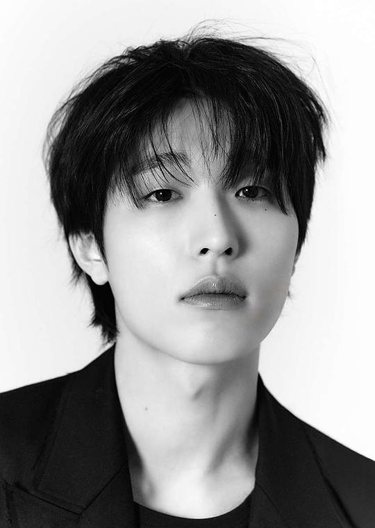 陈浩恩 Jin Ho-eun