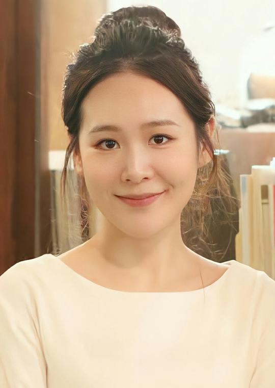 何宜珊 Yi-Shan Ho