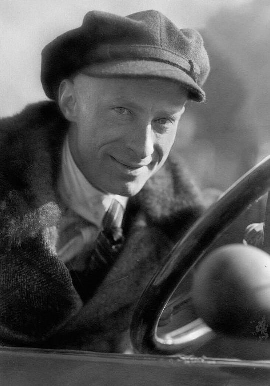 卡尔·伯泽 Carl Boese