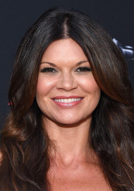 丹尼埃拉·瓦斯诺瓦 Danielle Vasinova