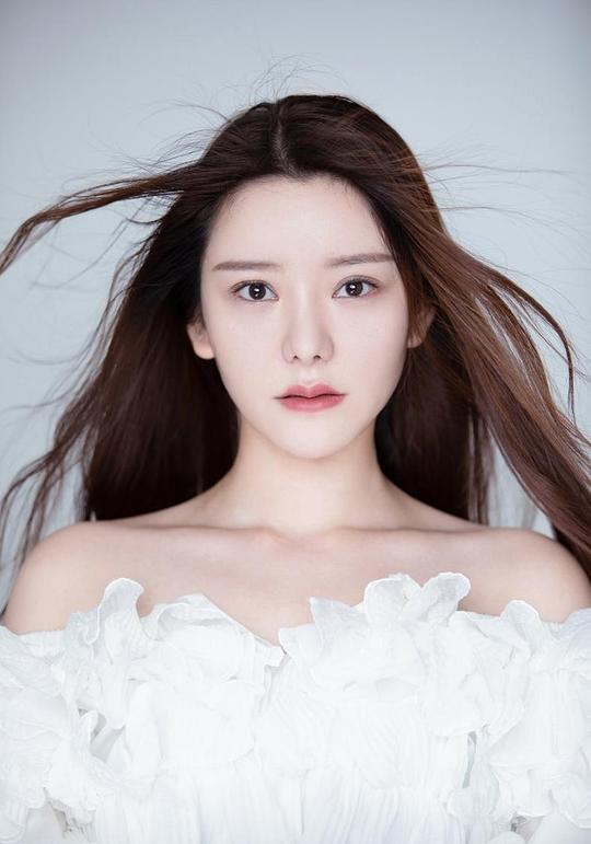 李俞洁 Yujie Li