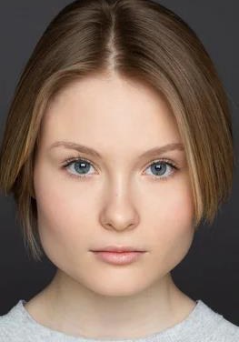 格拉菲拉·戈卢贝娃 Glafira Golubeva