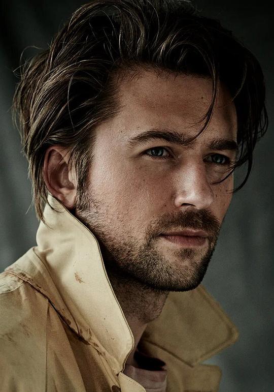 布兰登·斯克莱纳 Brandon Sklenar